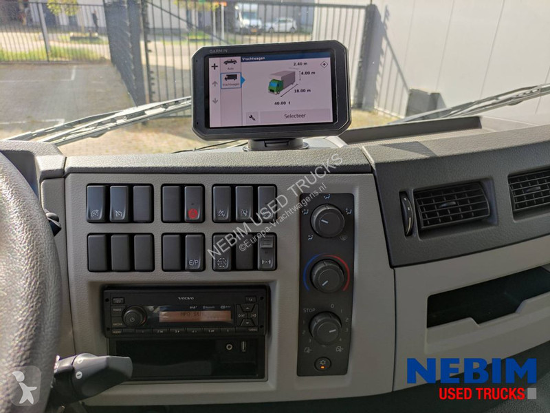Camion Volvo 280 4X2 - 214.632Km - DH 2000Kg Lift