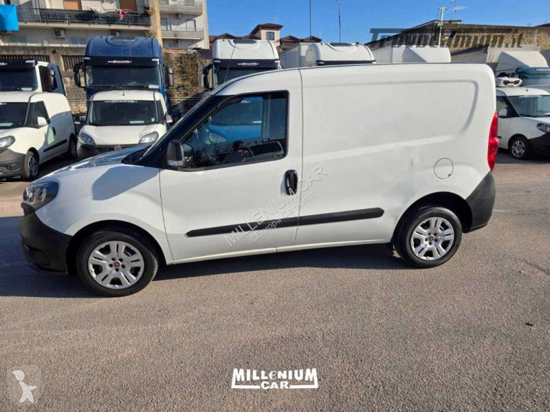 Kamion Fiat DOBLÒ 1.6MJT 2021 PORTA LATERALE