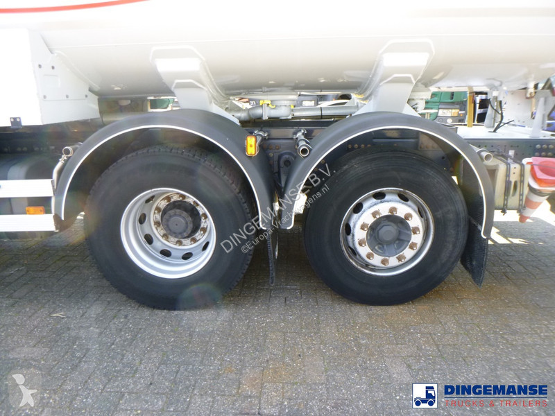 Vrachtwagen Renault 310 dxi 6x2 fuel tank 18.5...