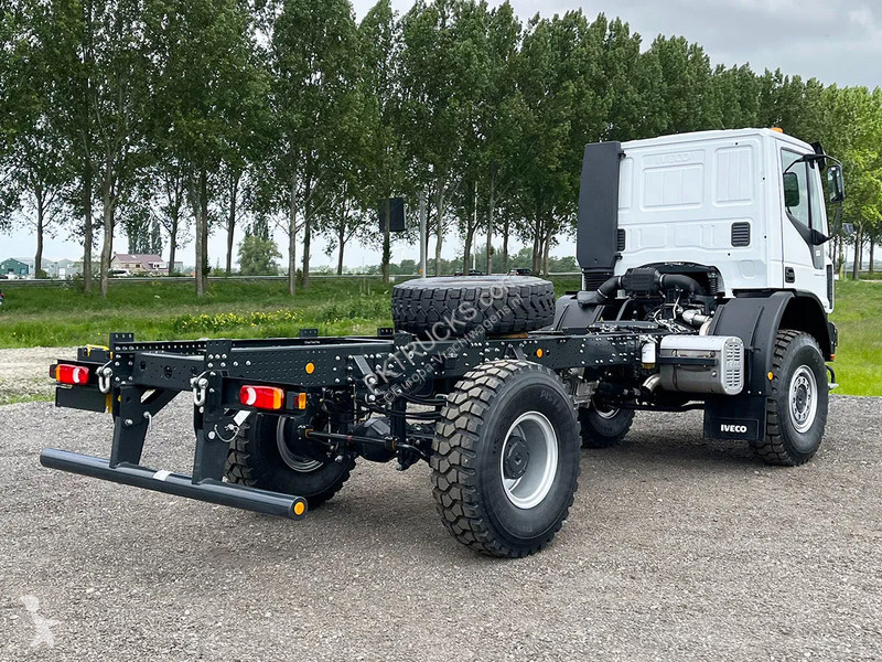 Camion Iveco EuroCargo 150 Chassis Cabin RHD