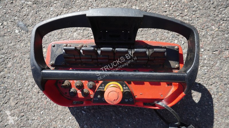 Kamion Iveco EUROTRAKKER CURSOR 350 6X4 FLATBED...