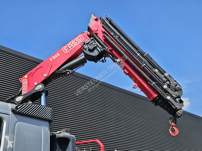 Vrachtwagen Volvo FM  8x4-4 / FASSI 36.5 t/m -8...