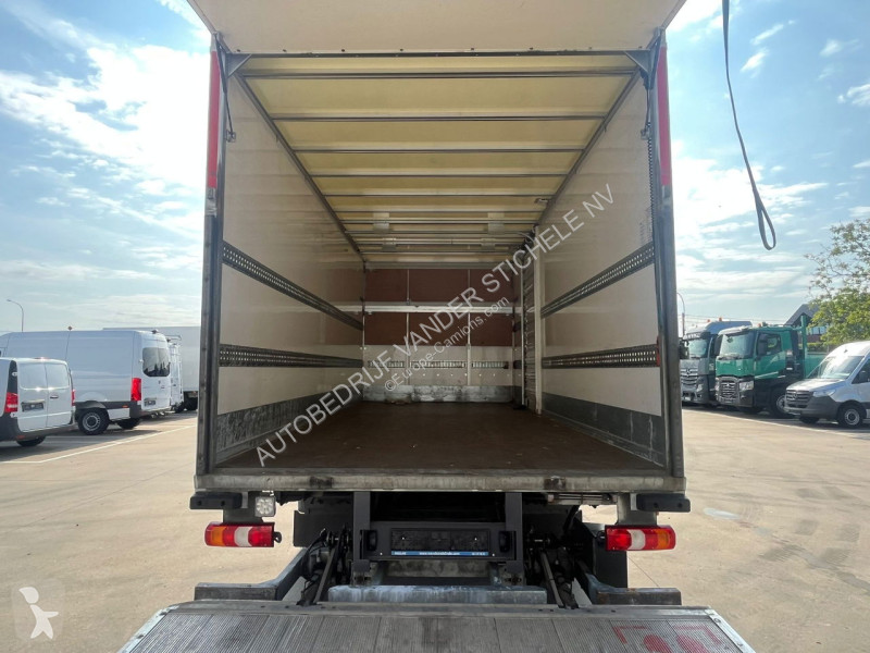 Kamion Mercedes 1218