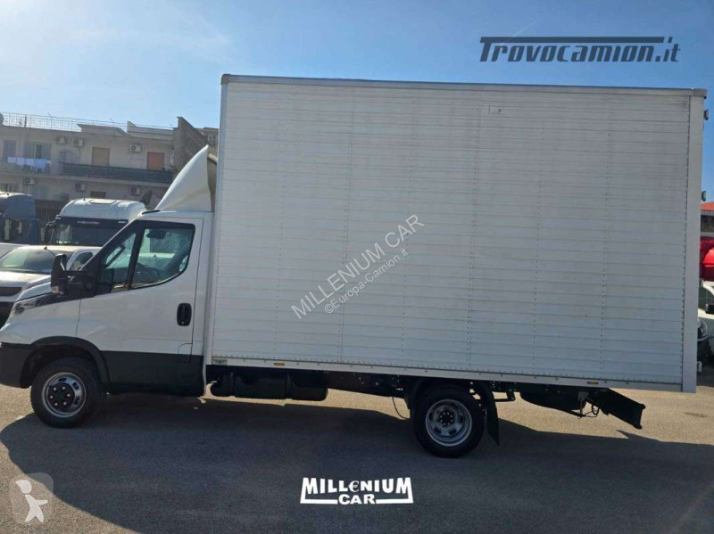 Veicolo commerciale Iveco 35-18 FURGONE 4,50 2020