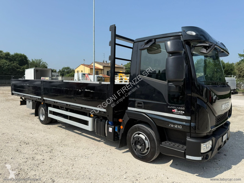 Camion Iveco EUROCARGO ML75 E16 CABINA CORTA...