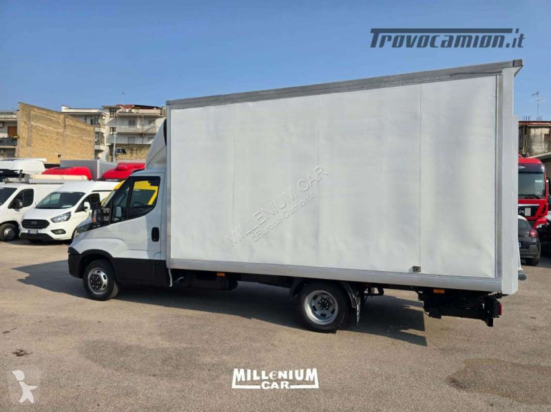 Veicolo commerciale Iveco 35-14 FURGONE 4,40...