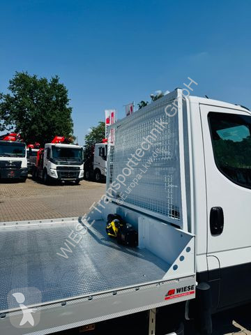 Véhicule utilitaire Iveco 70C18HA, Maschinen...