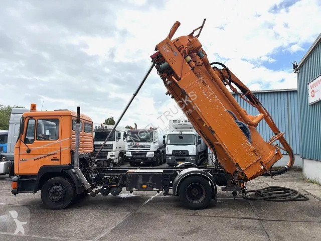 Camion MAN 15.192 (6-CILINDER) WITH GEESINK...