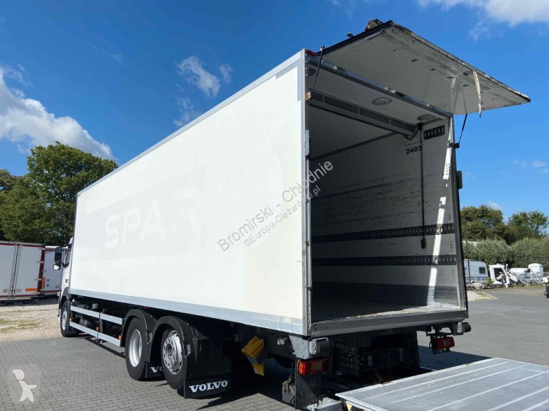 Camion Volvo 420 23 PALETTE LENK ACHSE EURO 6