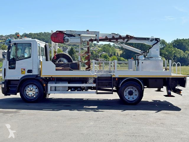 تخريم وتثقيب وتقطيع Iveco 120E22 * Bohrgerät...