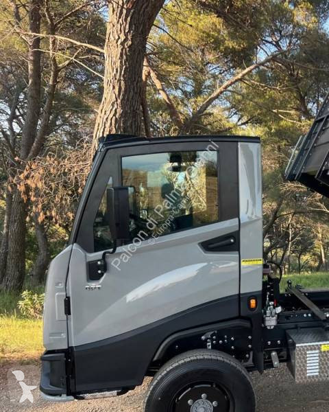 Camion Comac