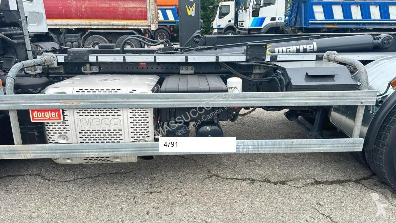 Kamion Iveco 460