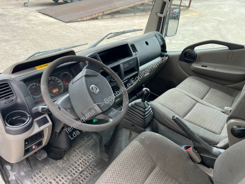 Camion Nissan CABSTAR 35.11