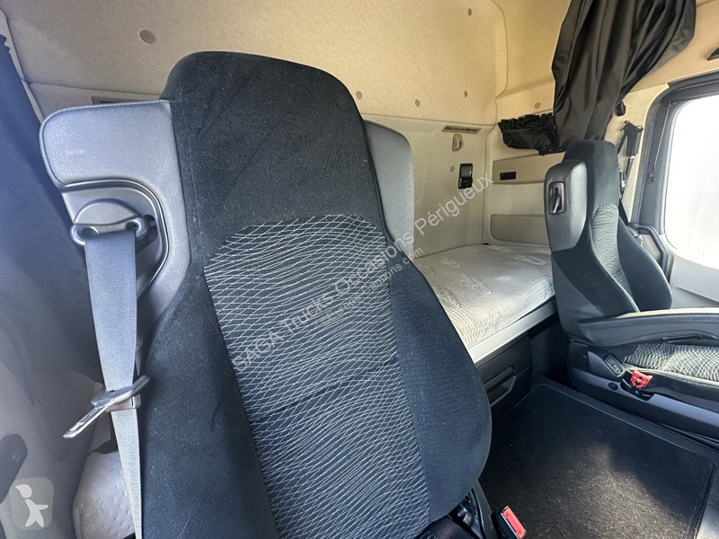 Camion Mercedes 1840 Porteur bâché -...