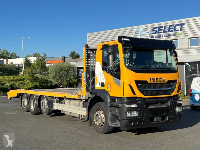 Camion Iveco 420 cv 8x2 PORTE ENGINS