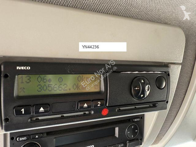 Lastbil Iveco 180E32 4x2 Schmitz / Thermo King...