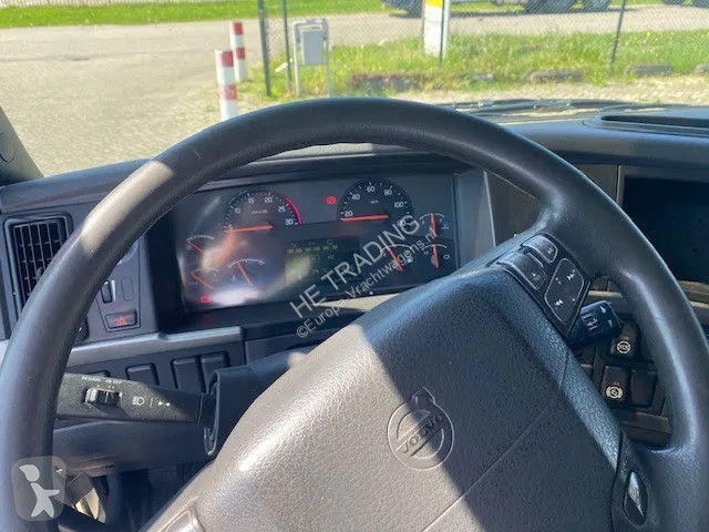 Camion Volvo 330 2 temp koelvriesbak , 760...