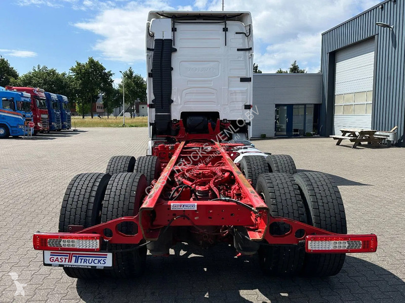Kamion Volvo 16750 6x4 Globe XL Chassis...