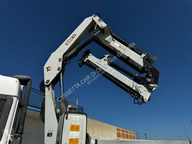 Camião Iveco FIAT 240.36 CON CASSONE FISSO+GRU
