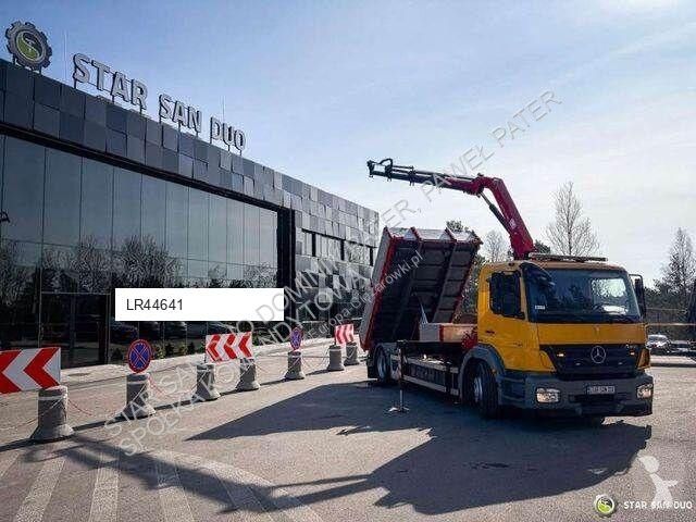 Camión Mercedes AXOR 4x2 HMF 975 HDS Crane...