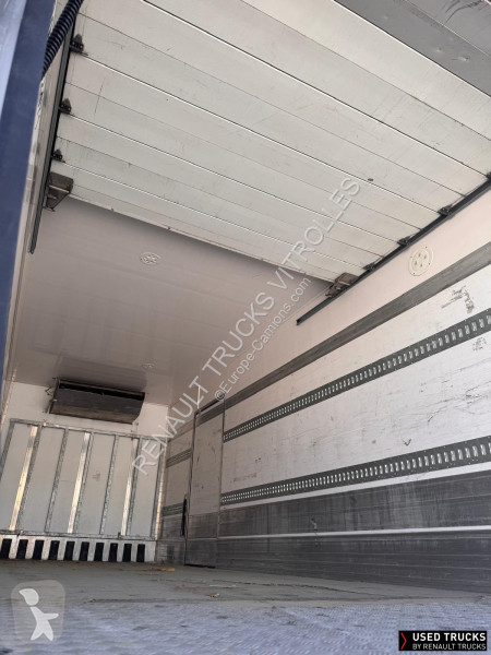Camion Renault D Wide