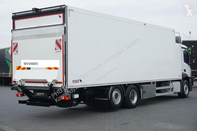 Kamion Mercedes ANTOS / / EURO 6 / CHŁODNIA +...