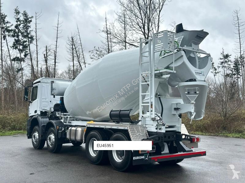 Kamion Mercedes AROCS 5 4242