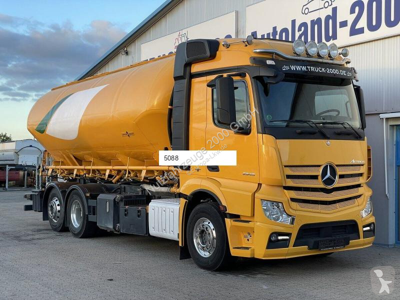 Camião Mercedes