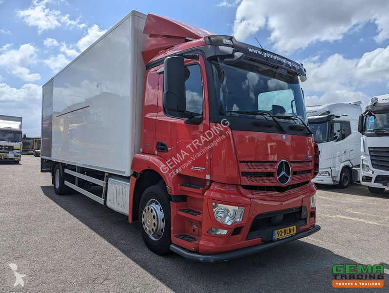 Kamion Mercedes 2027 4x2 Daycab Euro6C - Closed...