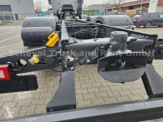 Kamion Mercedes 3251 Pritsche Kran...