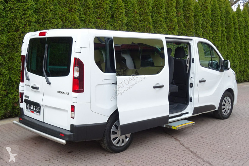 Véhicule utilitaire Renault TRAFIC L2H1 2.0dci...