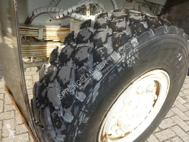 Kamion Renault 4X4 MET HYDROLIEKAANSLUITING...