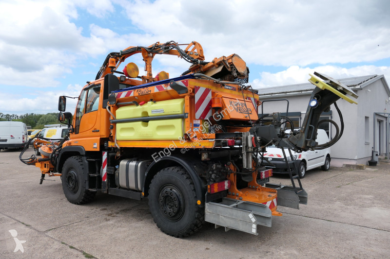 Camion Unimog U400 405/12