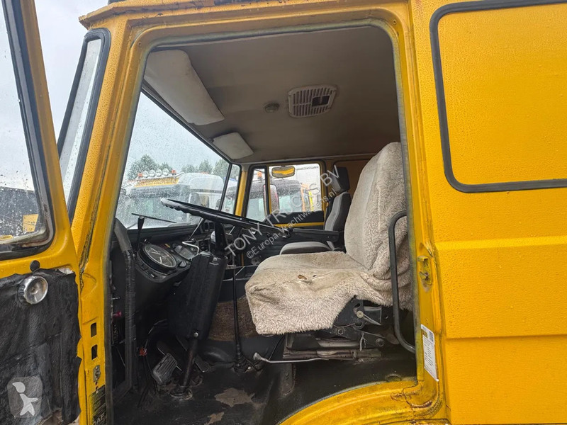 Kamion DAF 4X2 Platform + Crane Spring/Spring...