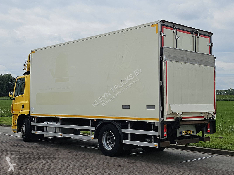 Camion DAF 220 CARRIER LIFT DOORS
