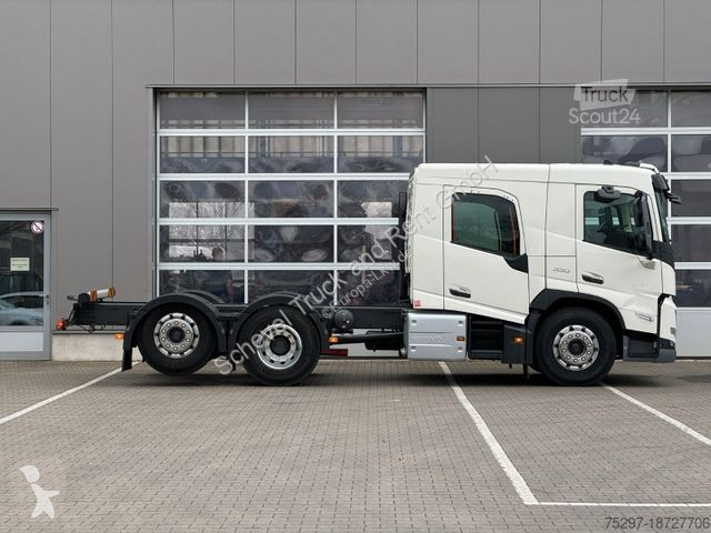 Camion Volvo FM 330 6x2 Doppelkabine...