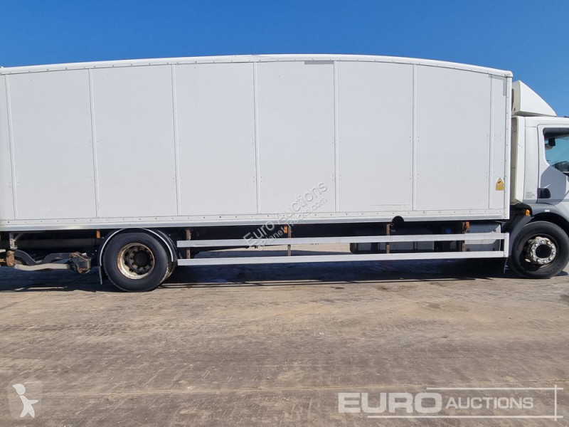 Camion Volvo FL818