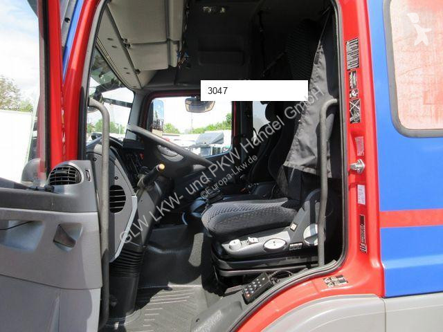 Lastbil Mercedes ATEGO  DOKA 6 -Sitzer FASSI 90...