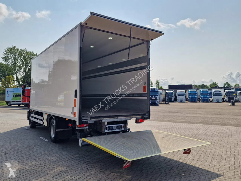 Kamion Iveco EuroCargo 160 210 - Isotherm box -...