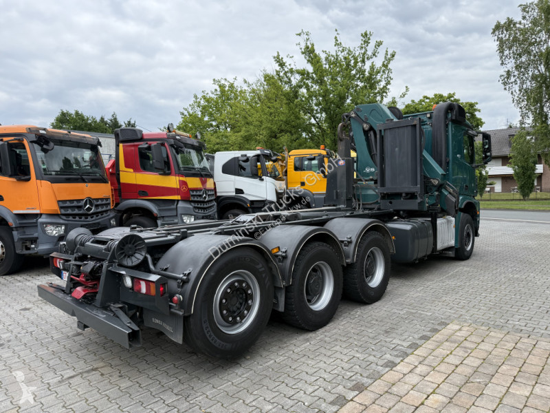 Kamion Mercedes 3251 8X4 Haken mit Kran HMF...