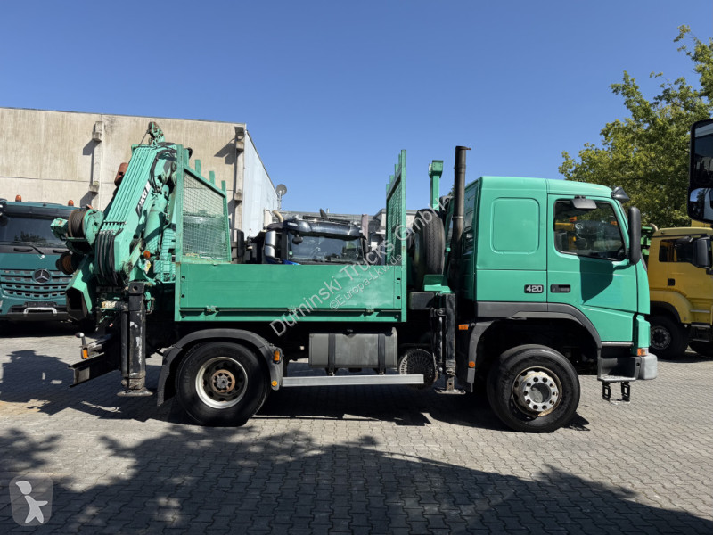 Camión Volvo 420 4X4 Kran MKG 300 bis 24 Meter