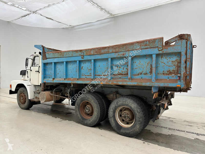 Vrachtwagen Volvo .320 - 6x4