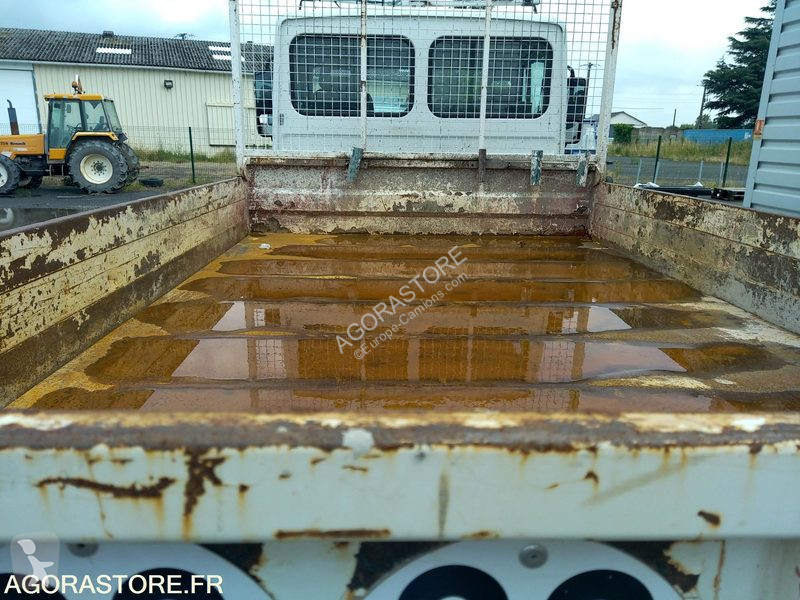 Véhicule utilitaire Nissan ATLEON