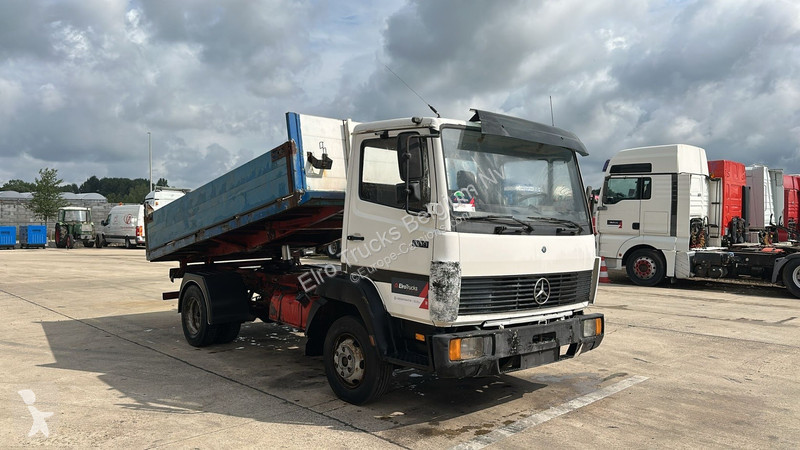 Kamion Mercedes SK  (POMPE MANUELLE / MANUAL...