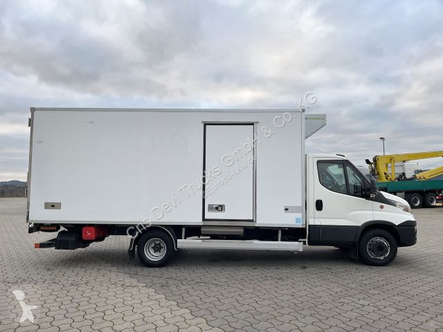 Camião Iveco 70C18 Tiefkühlkoffer mit Ladebordwand