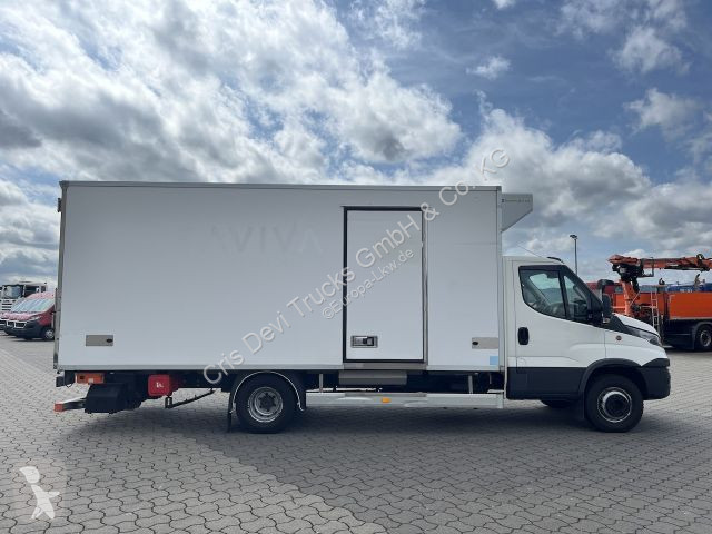 Camião Iveco 70C18 Kühlkoffer mit Ladebordwand...