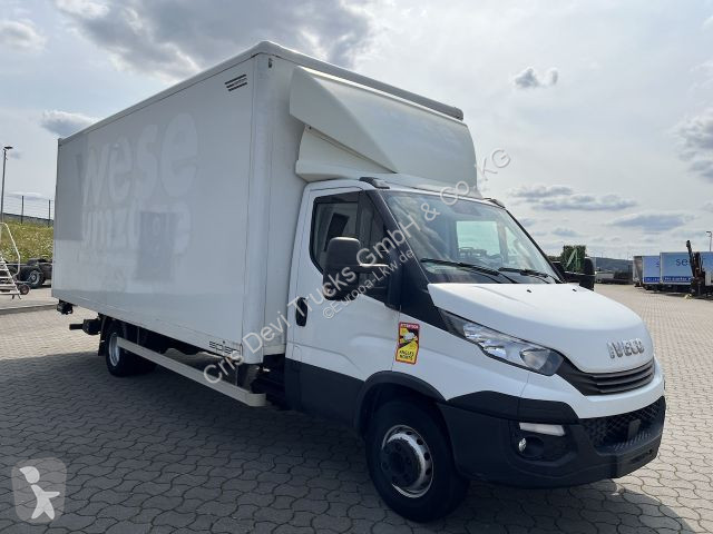 Kamion Iveco 70C18 Koffer mit Ladebordwand