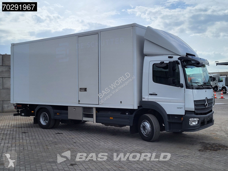 Kamion Mercedes 1221 4X2 1500kg Ladebordwand...