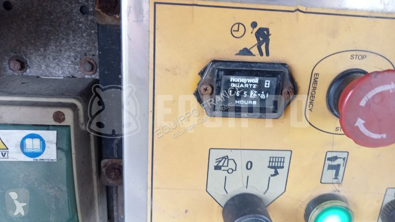 Véhicule utilitaire Nissan 35.12 with Isoli...