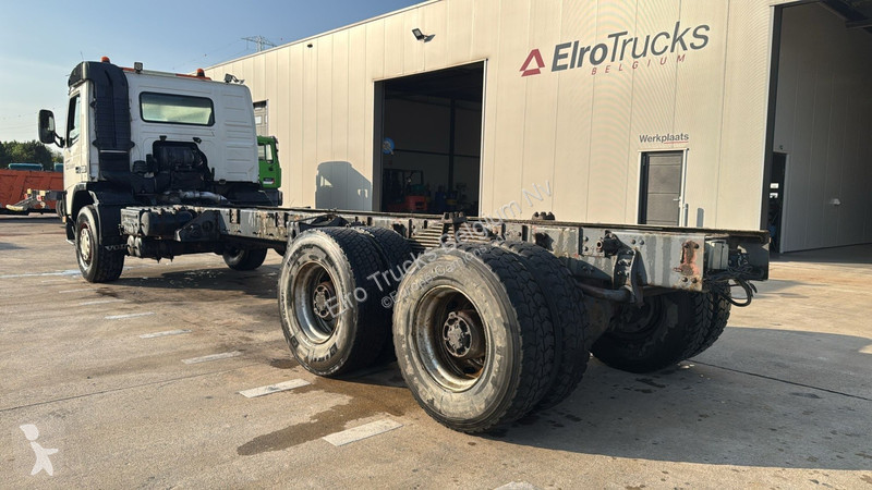 Camion Volvo - 320 (POMPE MANUELLE / BIG HUB /...